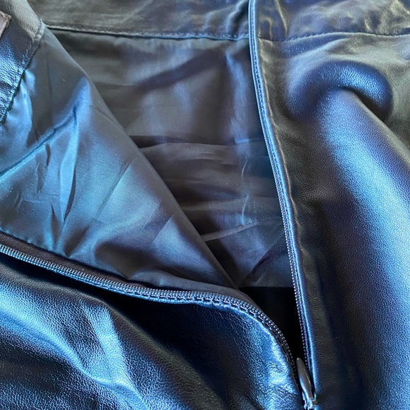 S.Oliver Leather skirt with stretch fabric sides | Dark Blue Size 8 - Picture 4 of 14